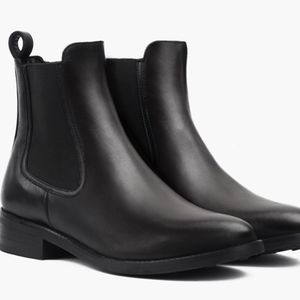 Thursday Boots, Duchess Chelsea Boot, Black Size 6